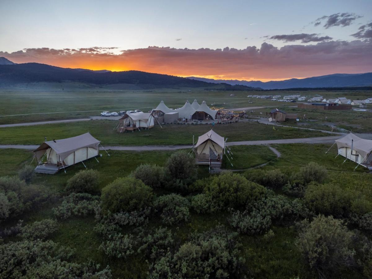 Under Canvas Вест-Йеллоустоун Екстер'єр фото