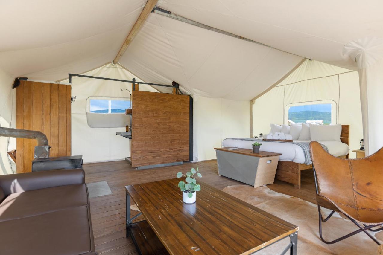 Under Canvas Вест-Йеллоустоун Екстер'єр фото