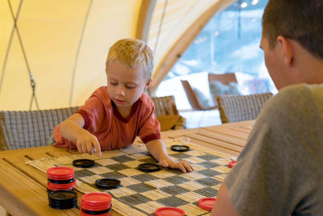 Under Canvas Вест-Йеллоустоун Екстер'єр фото