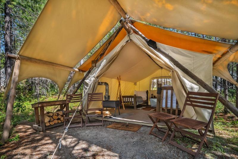 Under Canvas Вест-Йеллоустоун Екстер'єр фото