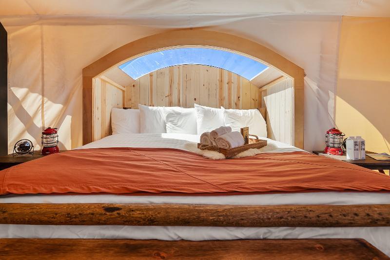 Under Canvas Вест-Йеллоустоун Екстер'єр фото